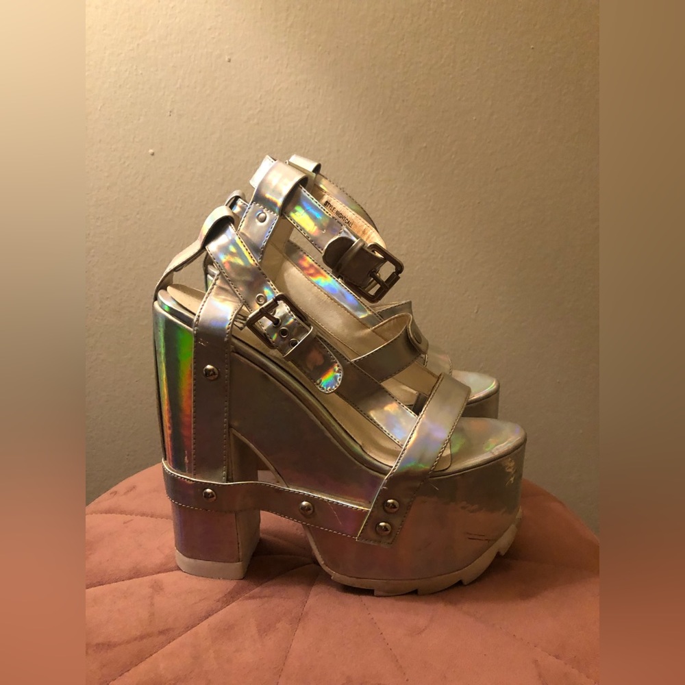 Silver Platform Heels - Picture 3 of 3